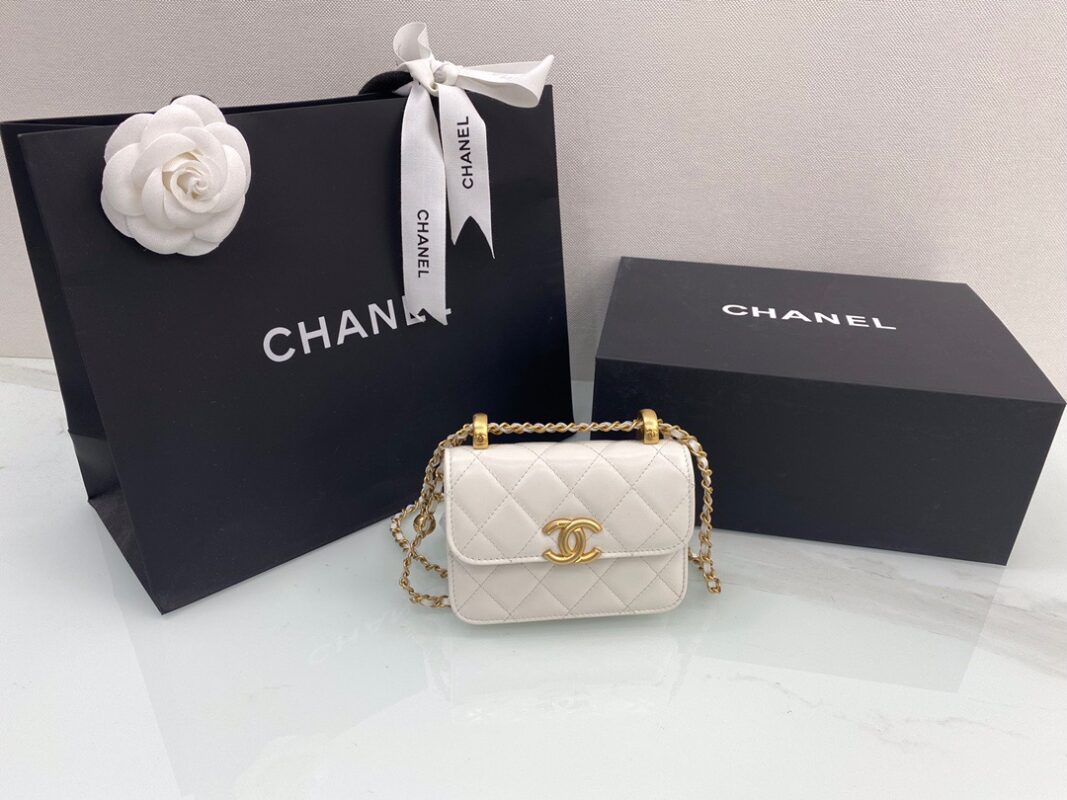 Chanel 21 White