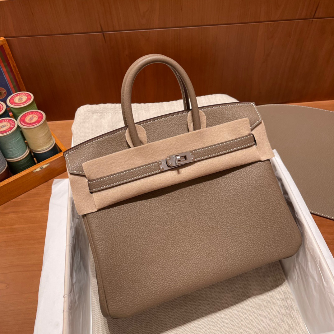 fb638e_d858570d6c3645fbb7b11597e4dceafbmv2.jpg Birkin 25 Togo Eutope - Image 1
