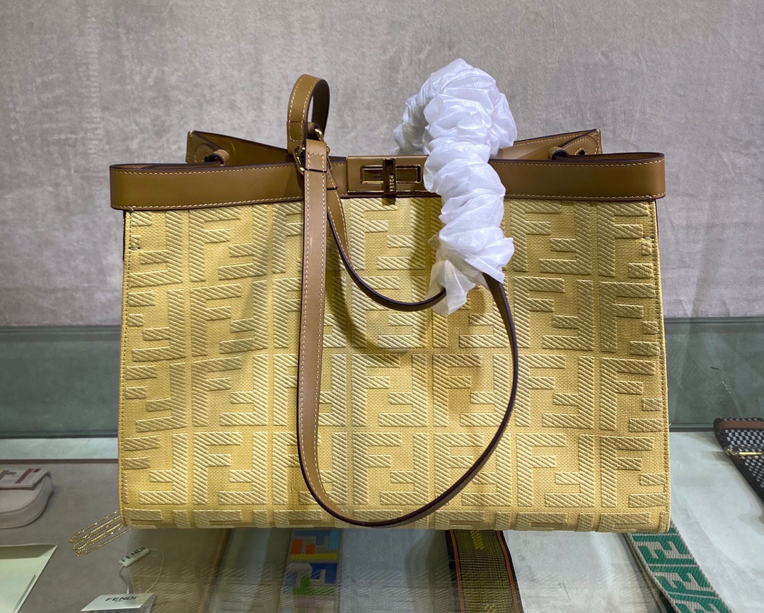 Fendi Peekaboo X-Tote Medium Bag - Image 10