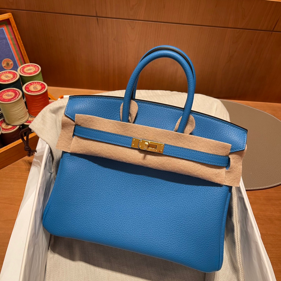fb638e_d8f536e87bf848c9aeacd09edd7f6aa8mv2.jpg Birkin 25 Togo Tanzania Blue - Image 1