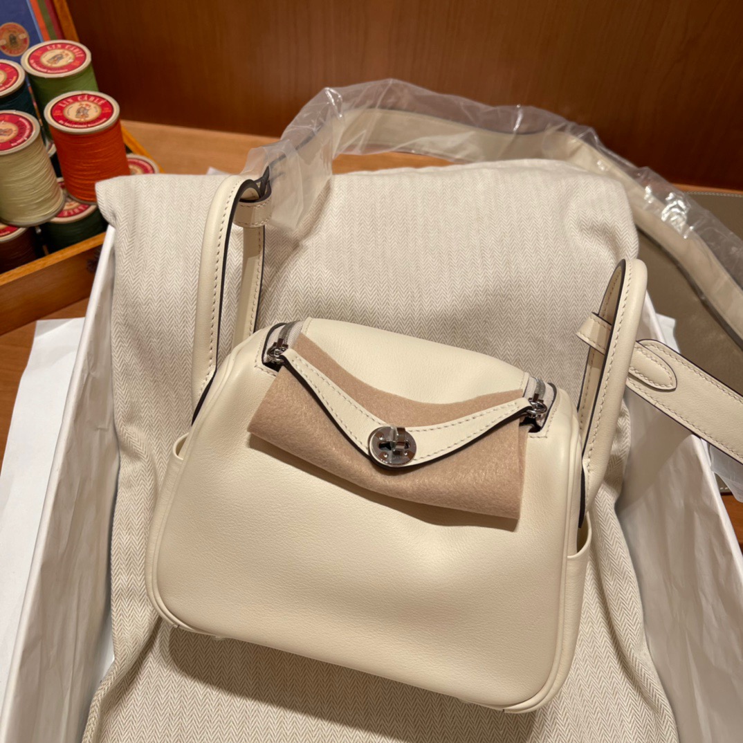 fb638e_dd771cd8a73641538f4c96d246383740mv2.jpg Mini Lindy Swift Nata - Image 1