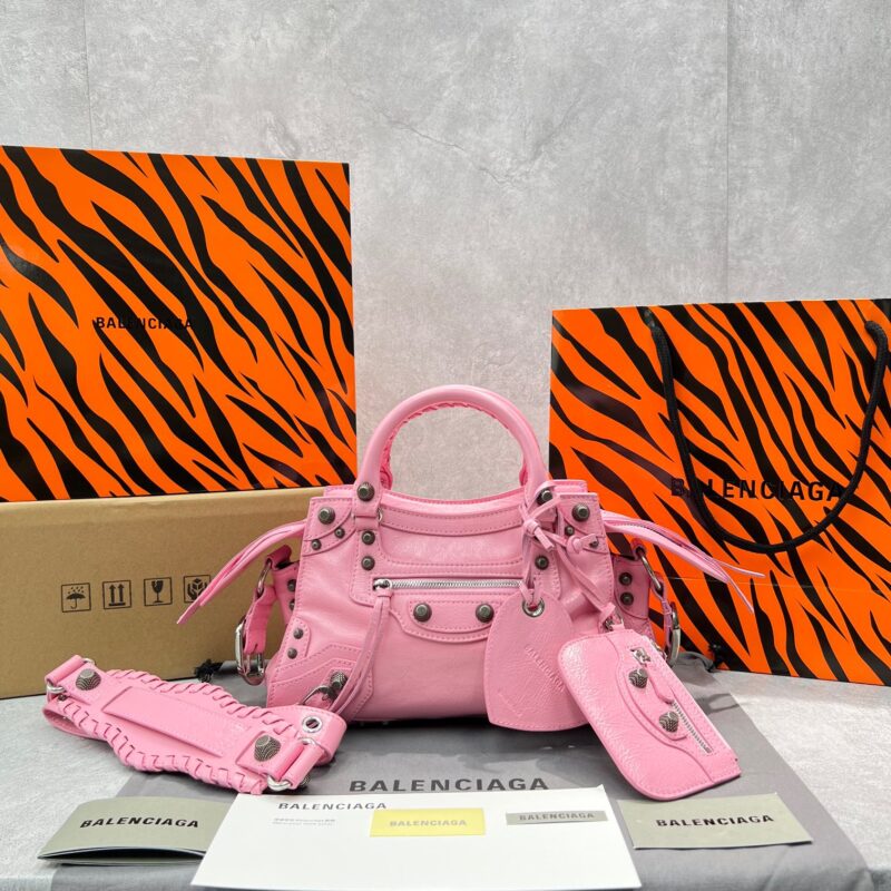 Balenciaga Neo Cagole 26 Oil Wax Pink