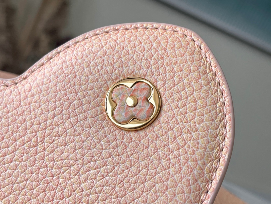 Louis Vuitton Capucines BB Small Handbag in Apricot - Image 8