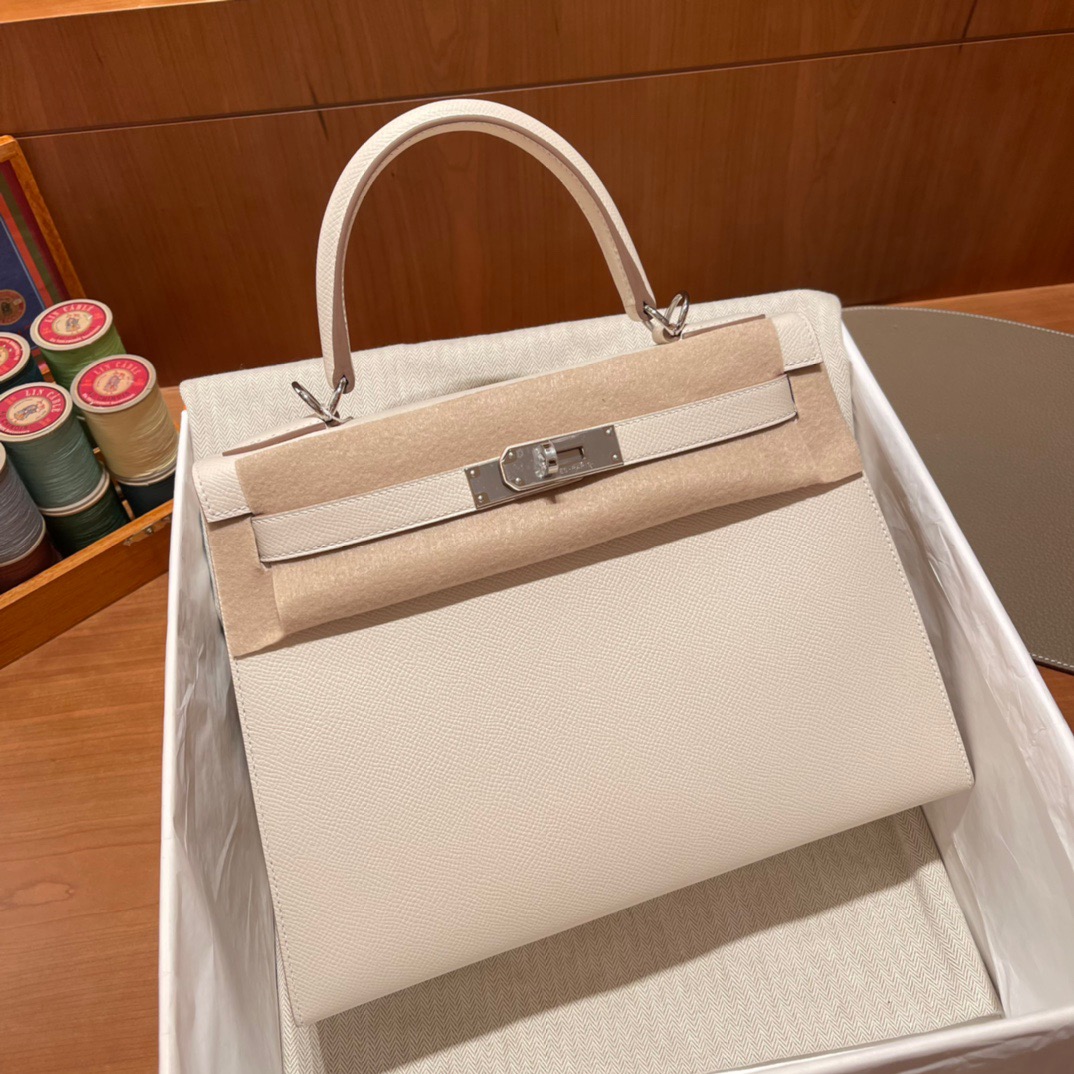 fb638e_e91ed9c4dfd140f29f03d8e524985e0dmv2.jpg Kelly 28 Epsom Craie - Image 1