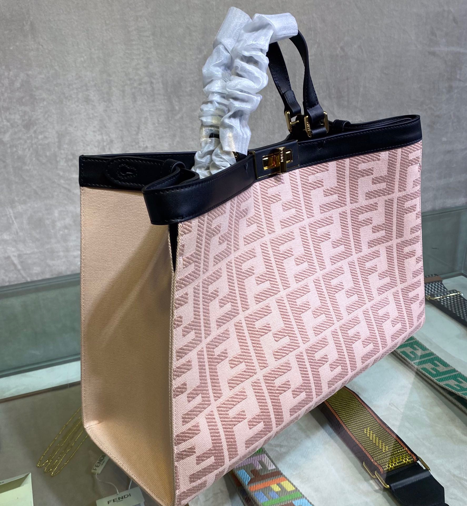 Fendi Peekaboo X-Tote Medium Bag - Image 4