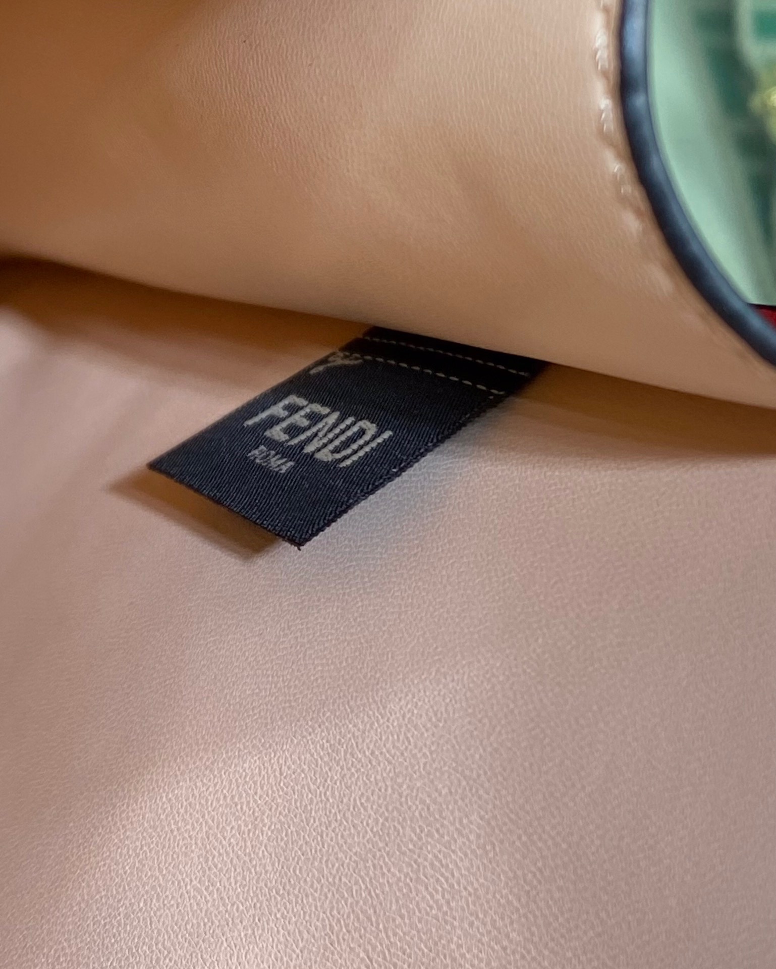 Fendi Peekaboo ISeeU Medium Bag in Red - Image 8