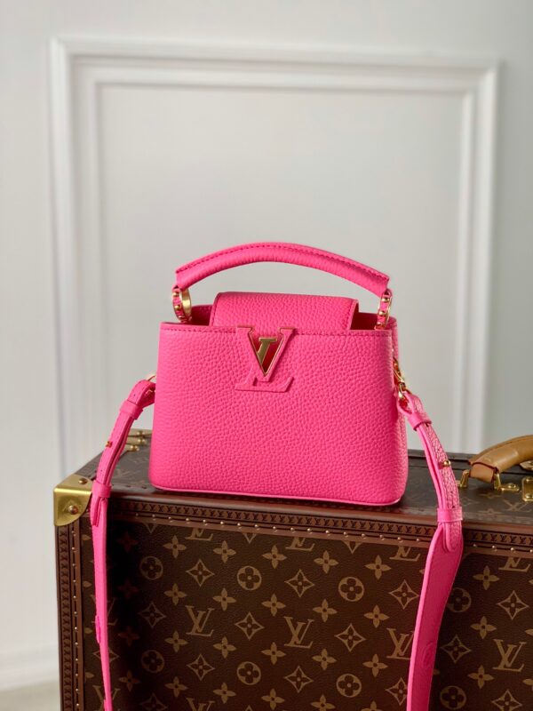 Louis Vuitton Capucines Mini Handbag in Pink