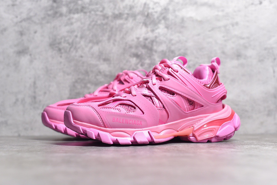 fb638e_f4cd04f27f8a41e589adc980bc1aeaabmv2.jpg Balenciaga Track - Image 1