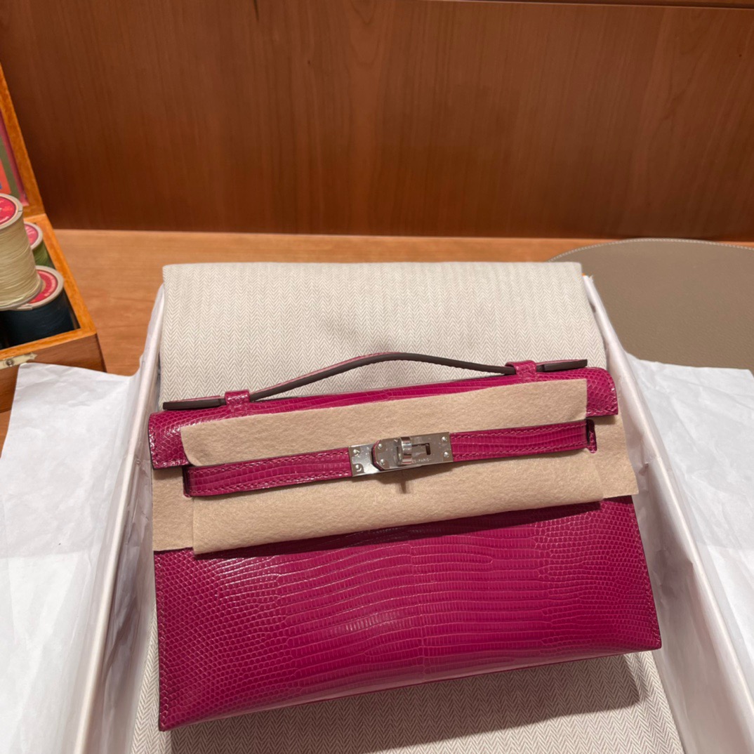 fb638e_f5a630d86bfe44d6b1feb6121060e156mv2.jpg Kelly Pochette Lizard Tosca - Image 1