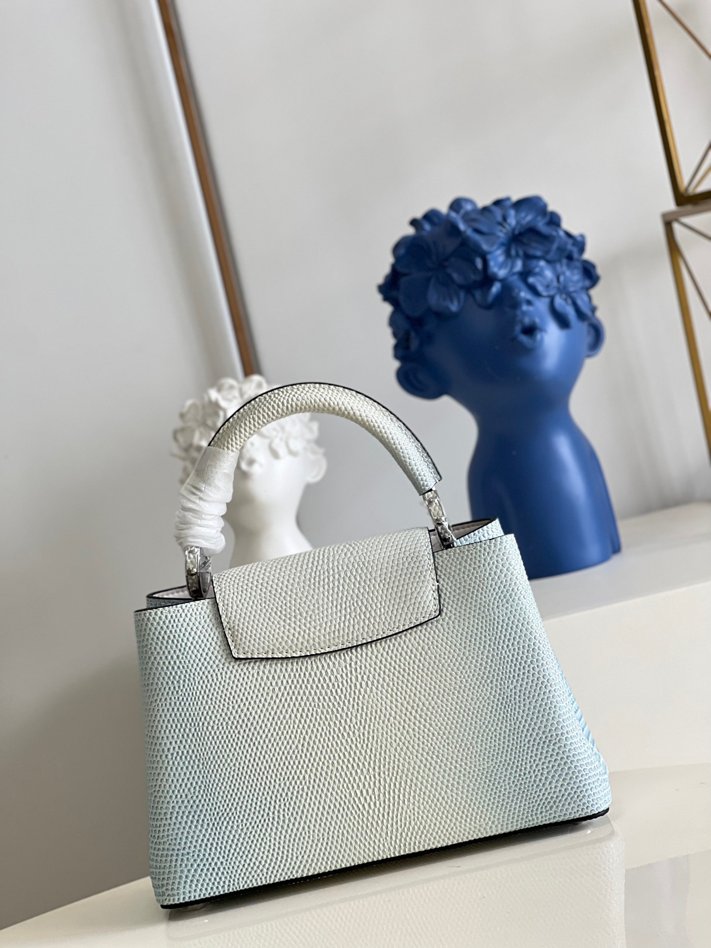 Louis Vuitton Capucines BB Small Handbag in Gradient Blue - Image 3