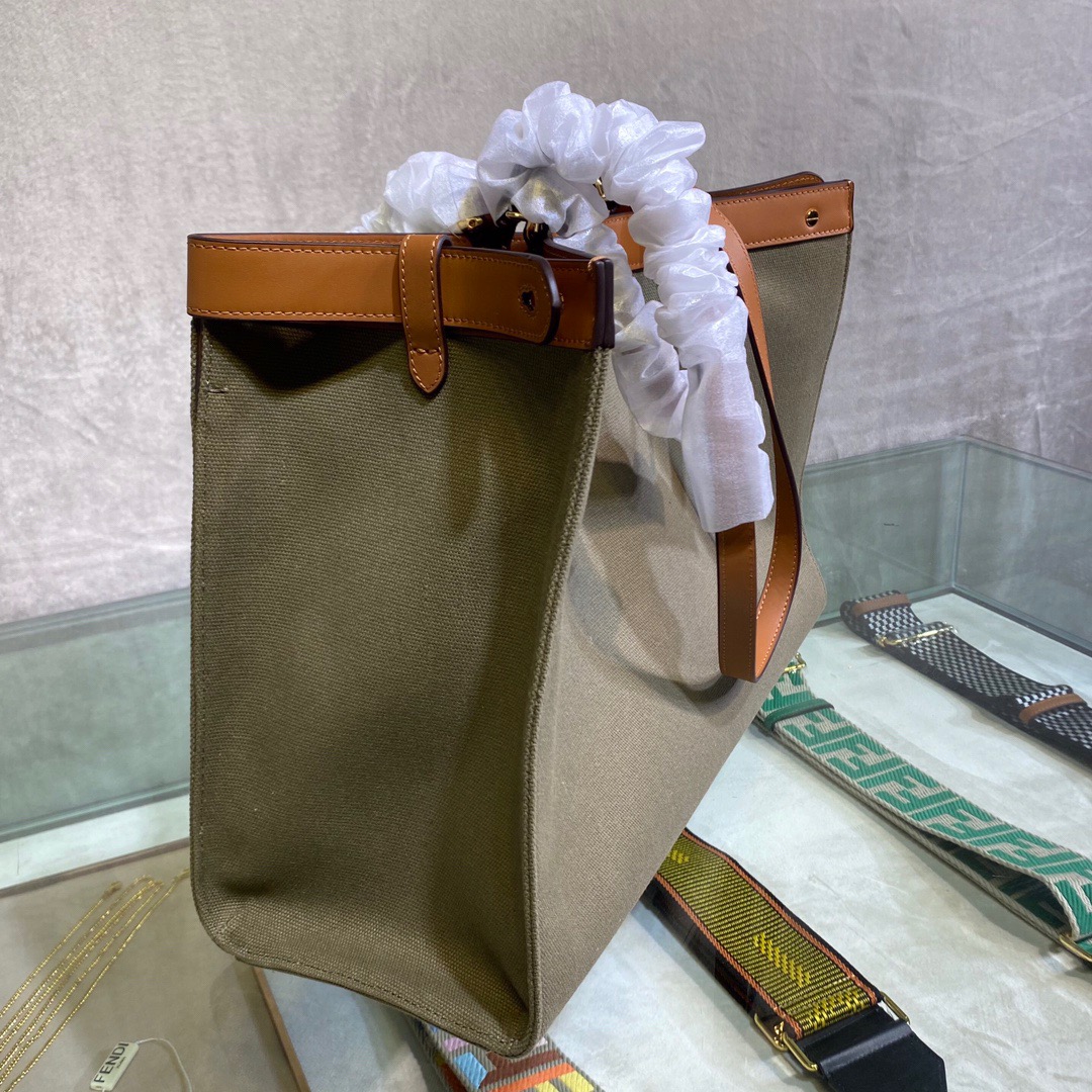 Fendi Peekaboo X-Tote Medium Bag - Image 5