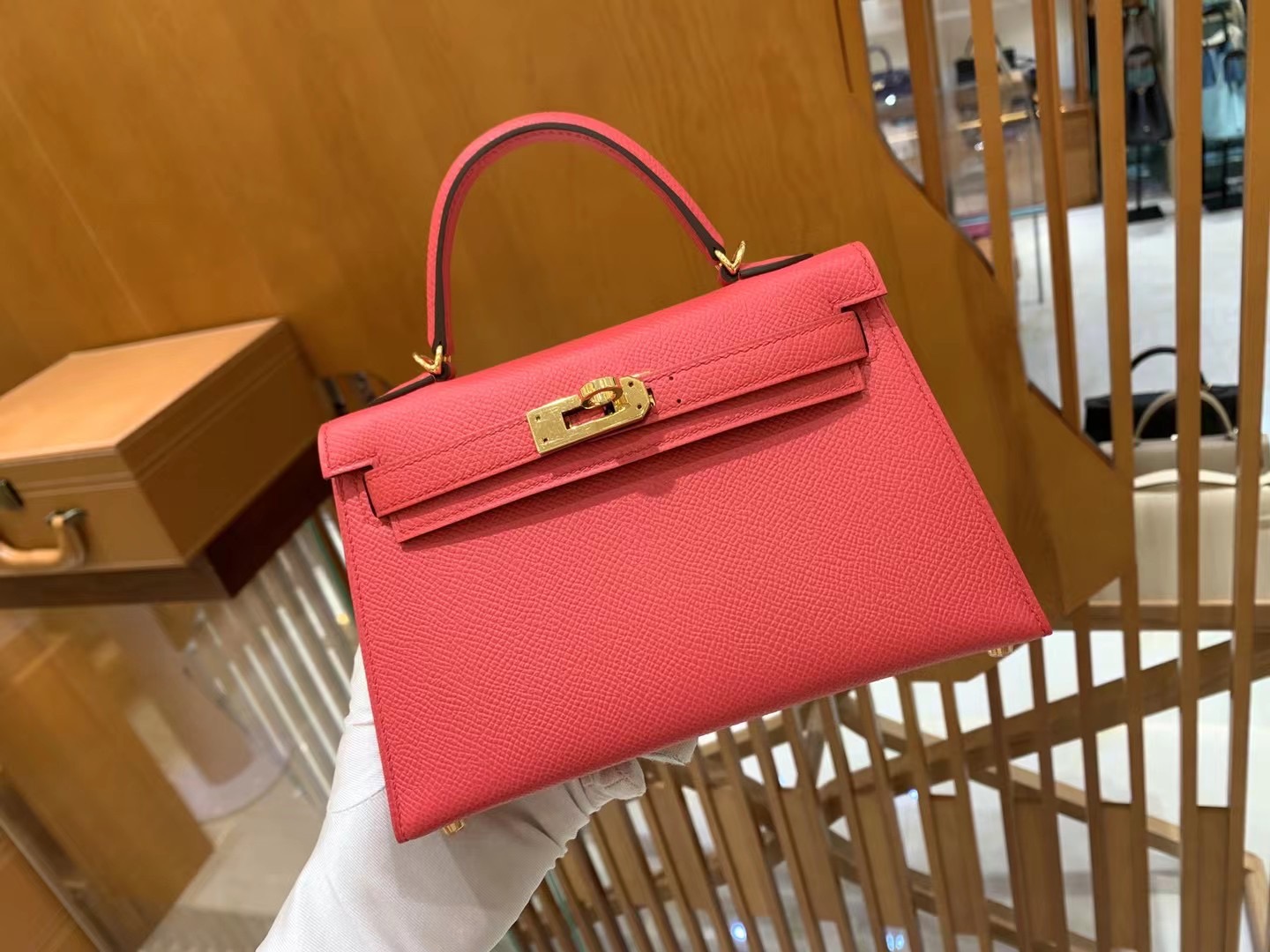 fb638e_f7fed69c8de34e29b98635064ef9795cmv2.jpg Mini Kelly Epsom Taxas Pink - Image 1