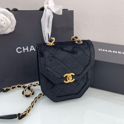 Chanel 21 Velvet Black