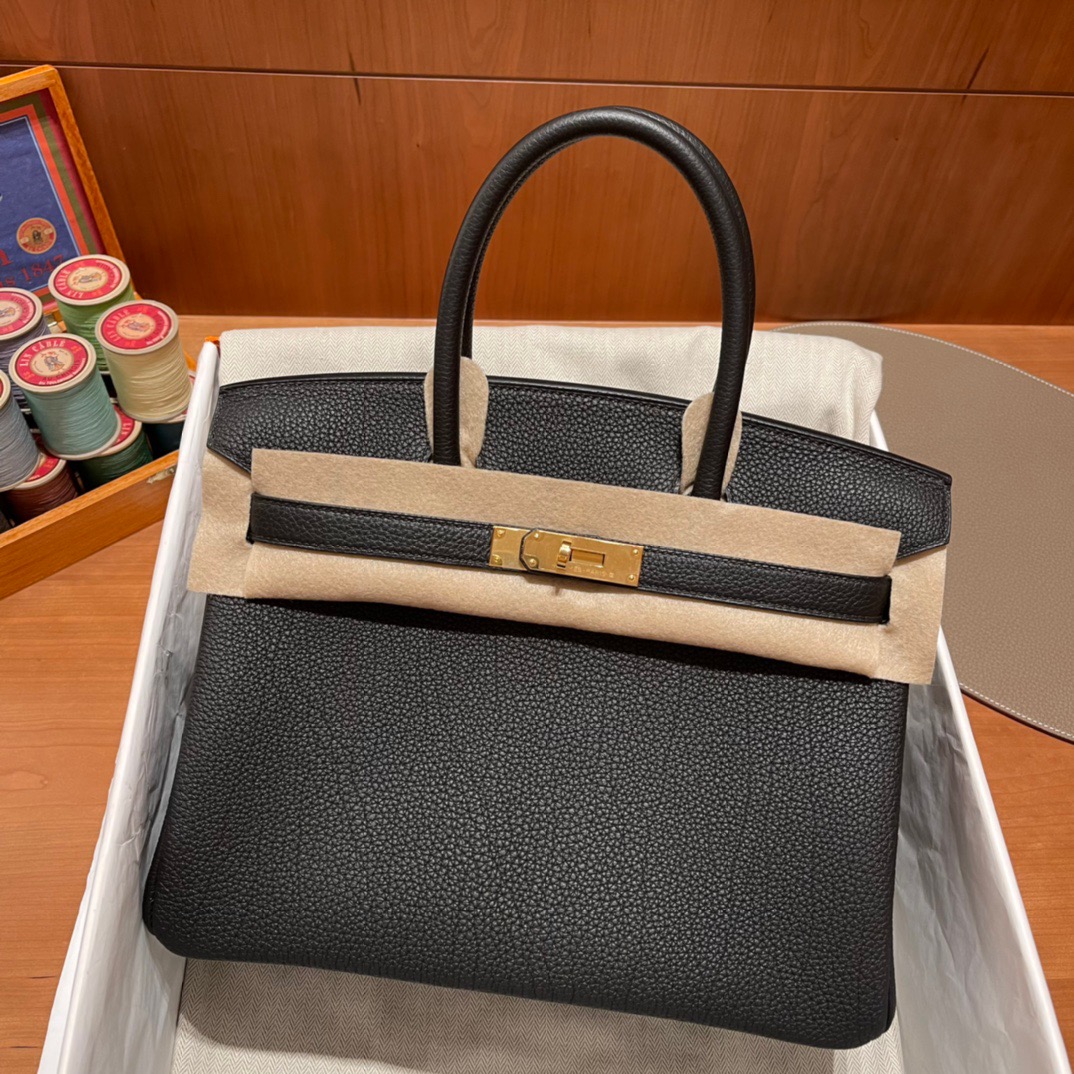 fb638e_fb6b6e910bbc4be788f3c1477ec5ac26mv2.jpg Birkin 30 Togo Black - Image 1