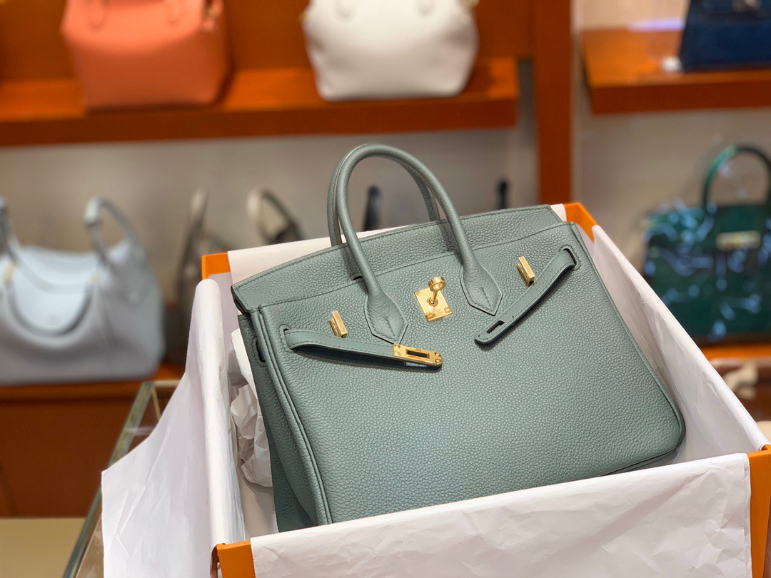 fb638e_fe66cfd35ed641e5932ef5817f2bfdadmv2.jpg Birkin 25 Togo Vert Amande - Image 1