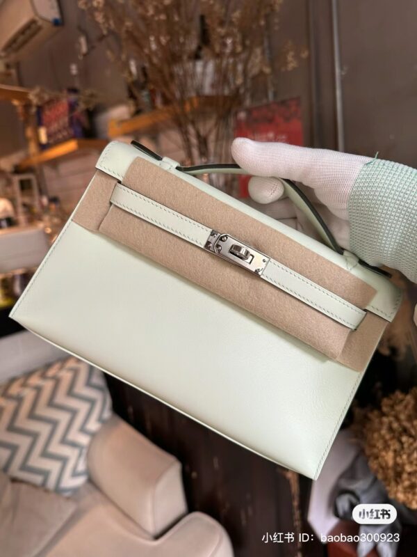 Kelly Pochette