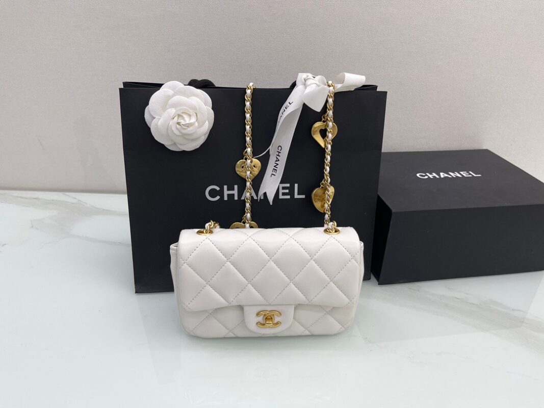 Chanel 22 Black Flap Bag