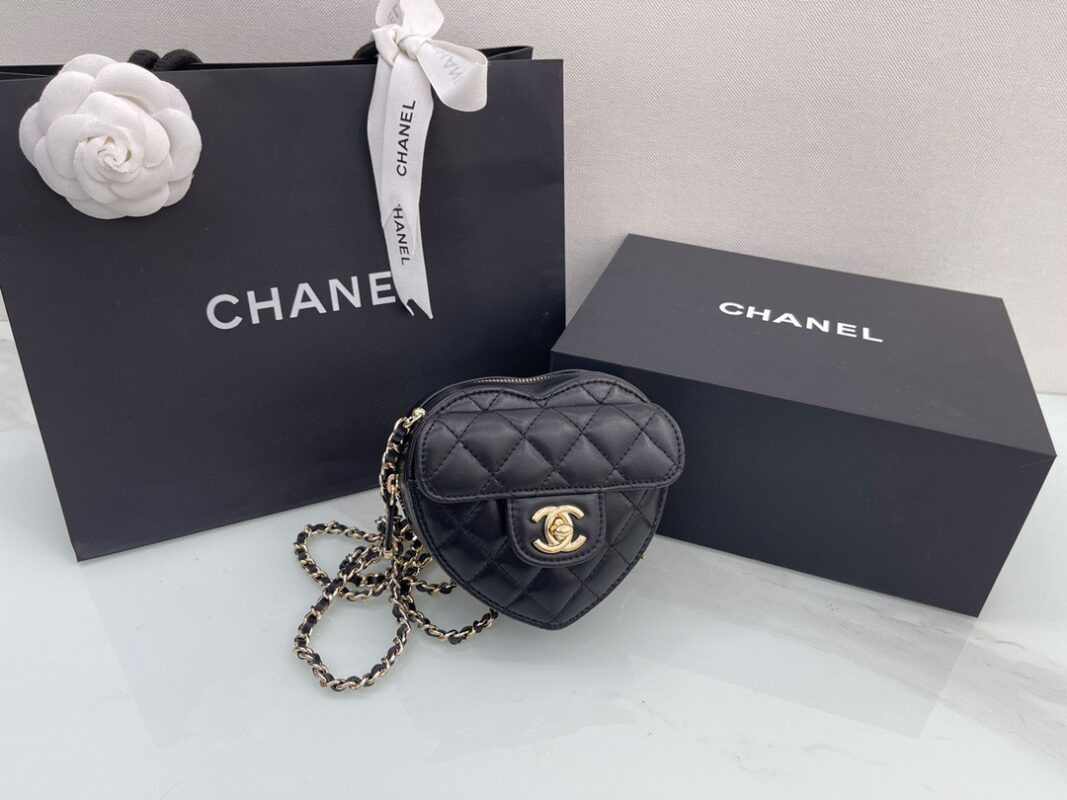 Chanel 22 Black Heart Bag