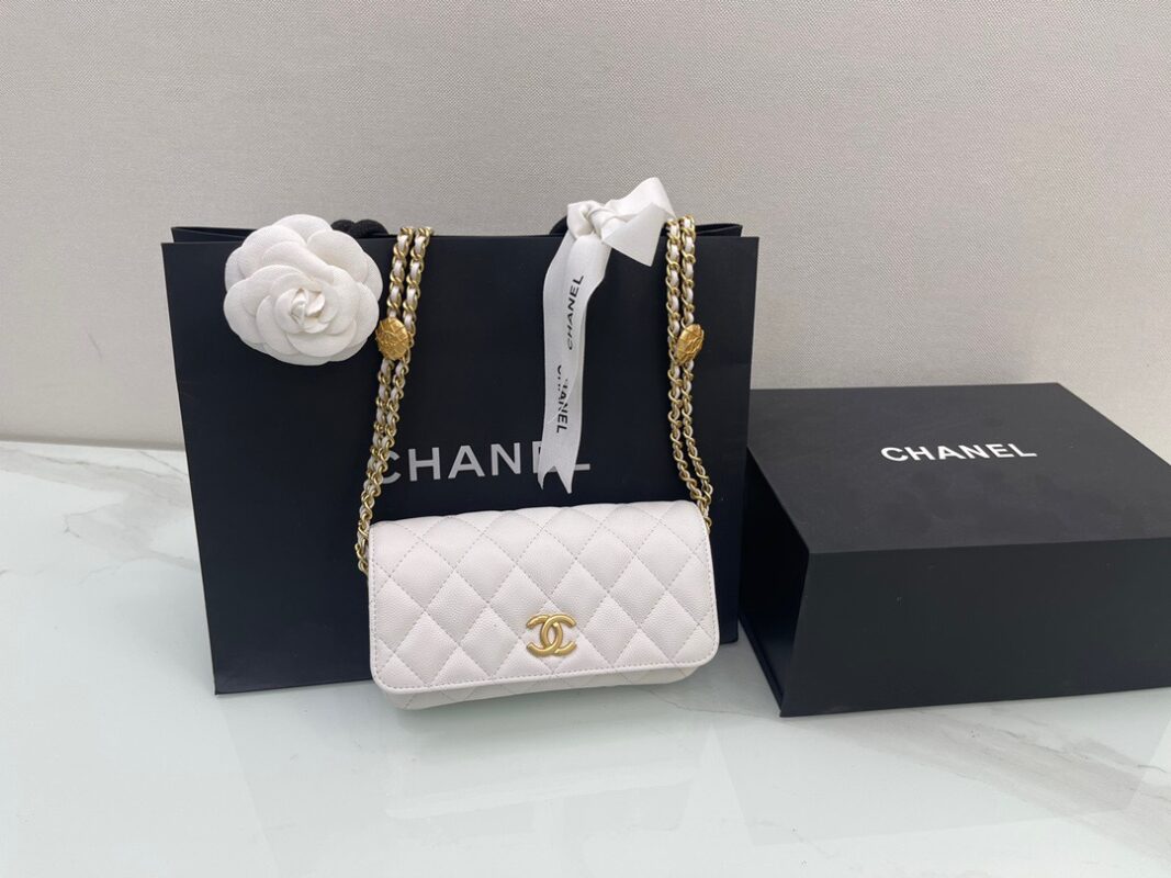 Chanel 22 White Baguette Bag