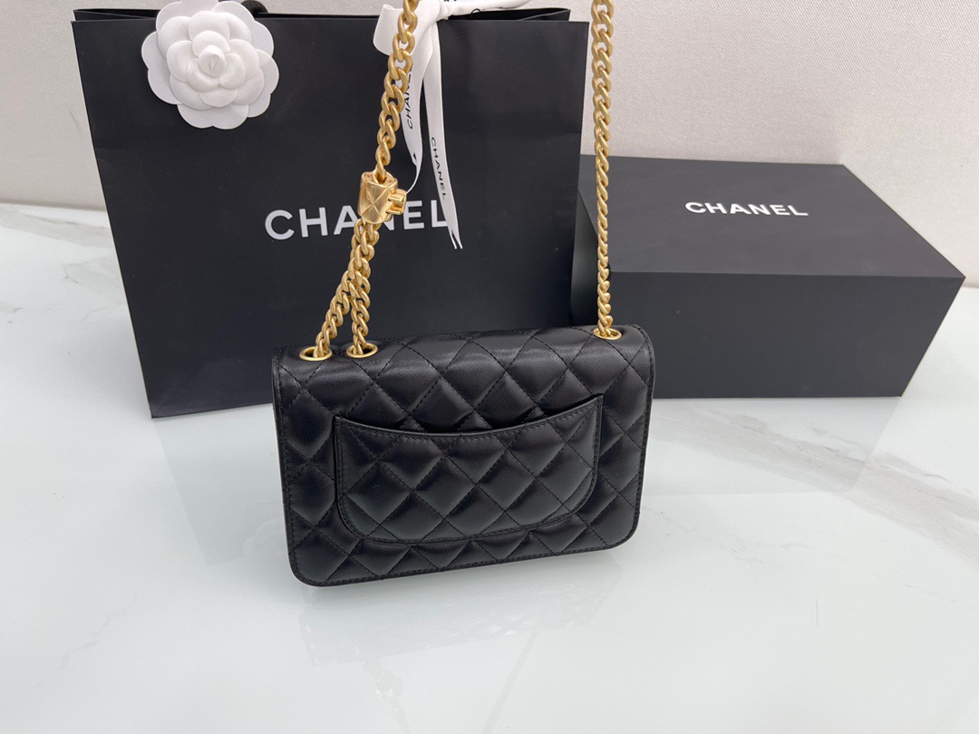 Chanel 22 Black Mini WOC - Image 2