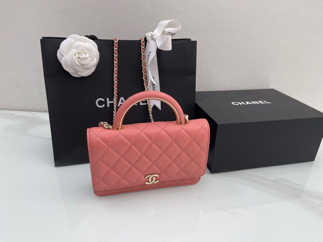 Chanel 22 Pink Handle WOC