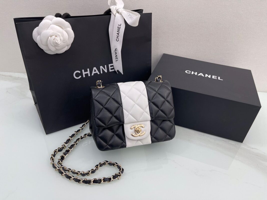 Chanel 22 Black&White Square Flap Bag