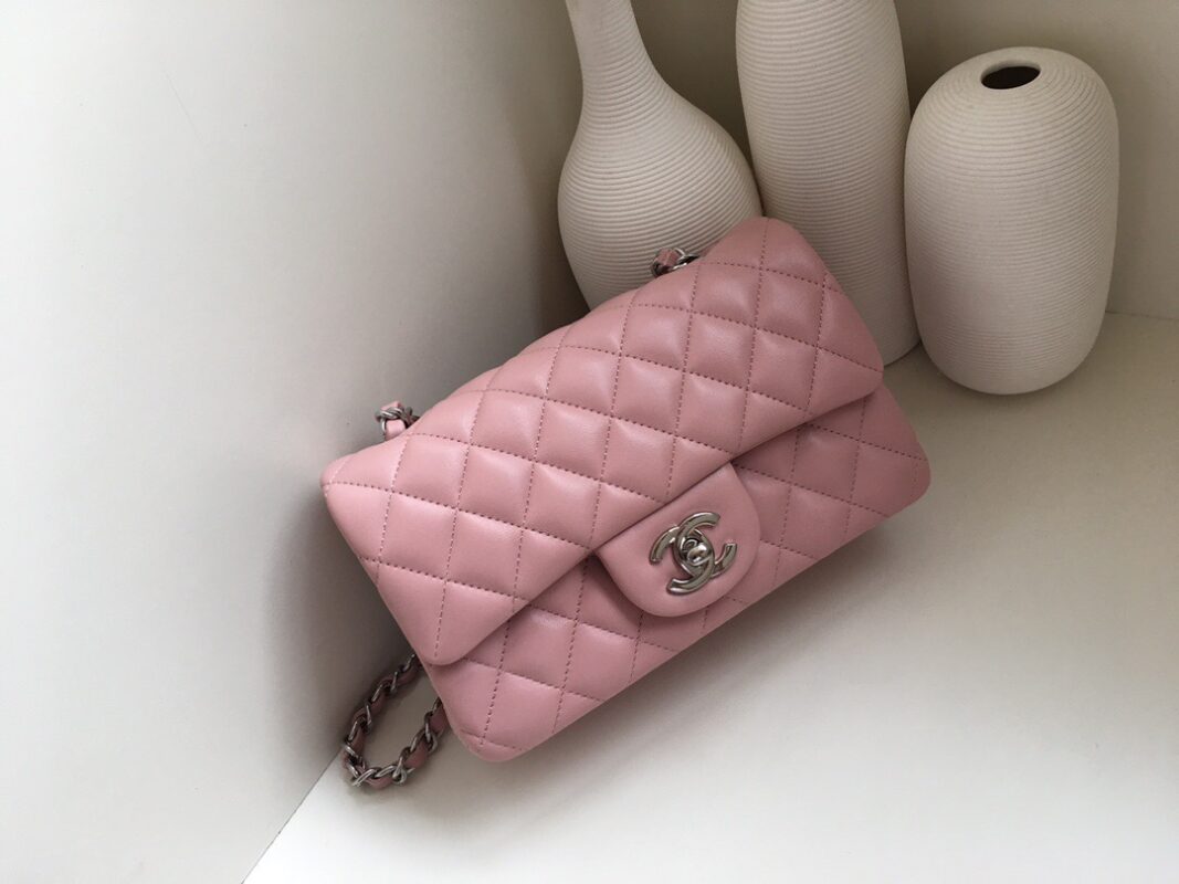 Chanel Classic Flap 20 Nude Pink