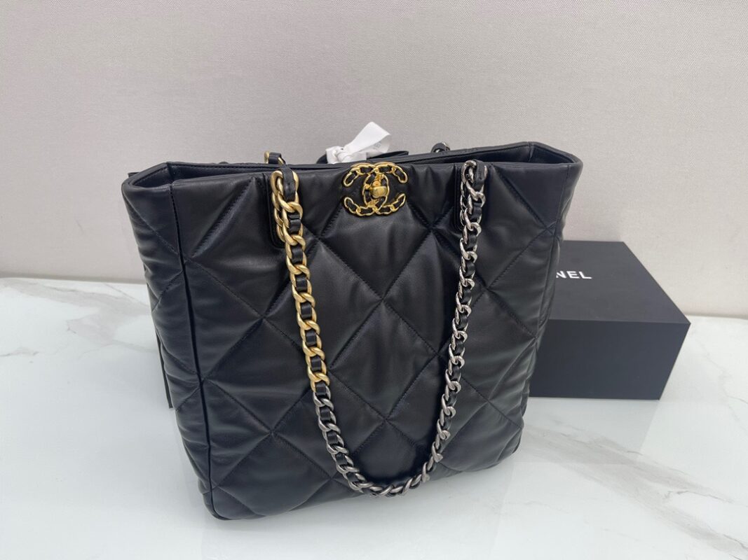 Chanel 22 Large Bag