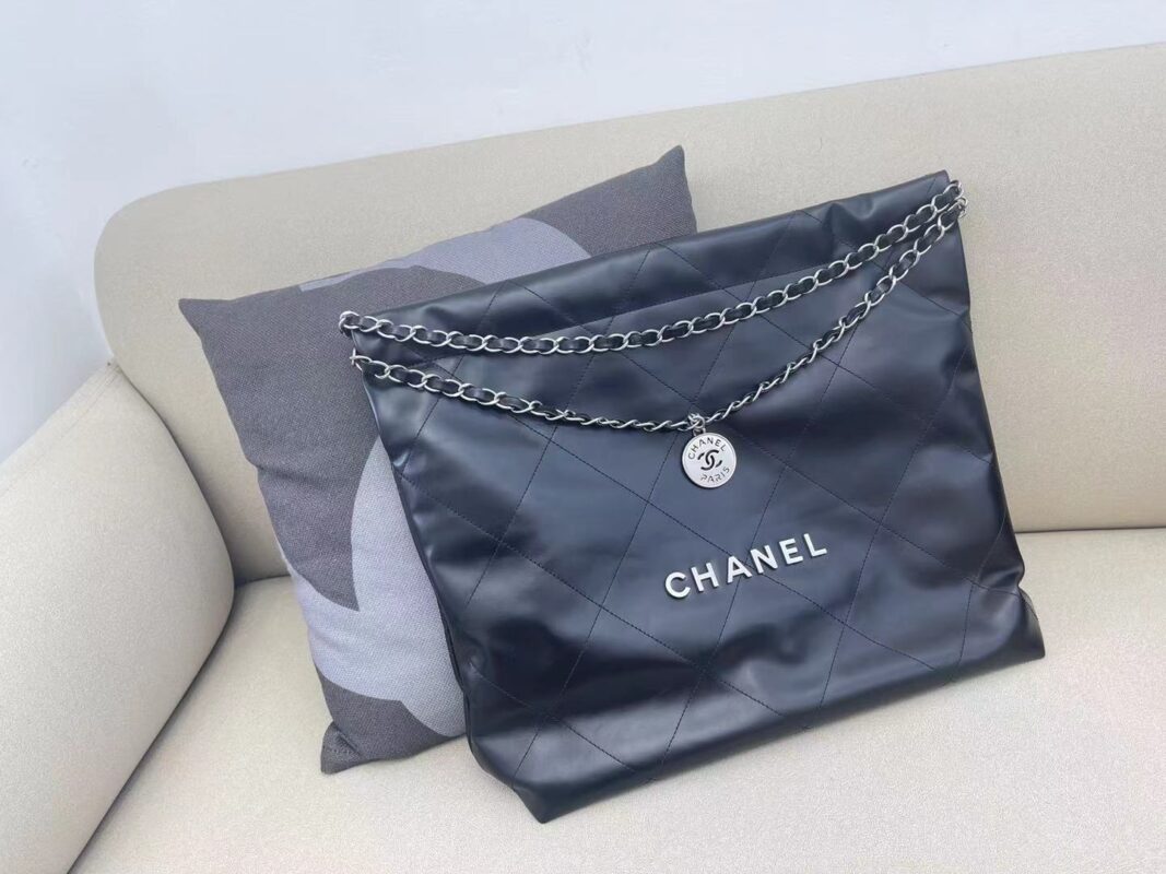 Chanel 22 Bag