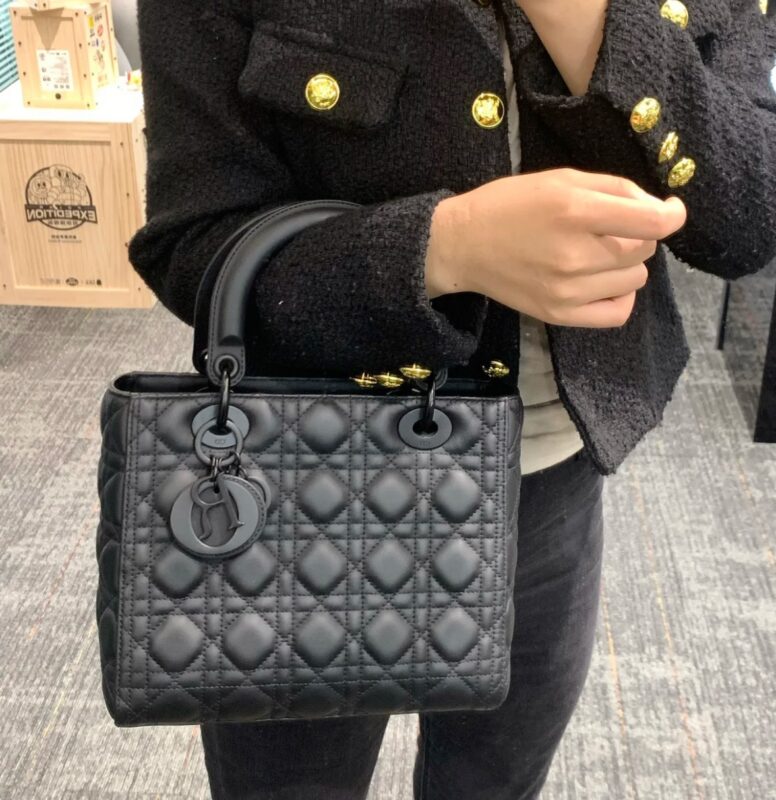 Lady Dior Medium Matte Black