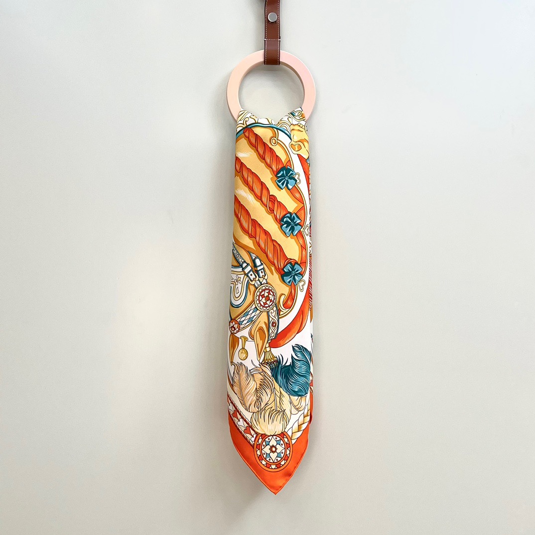 img_2092-1 Hermès 2024 Sweet Saddle Scarf - Image 1