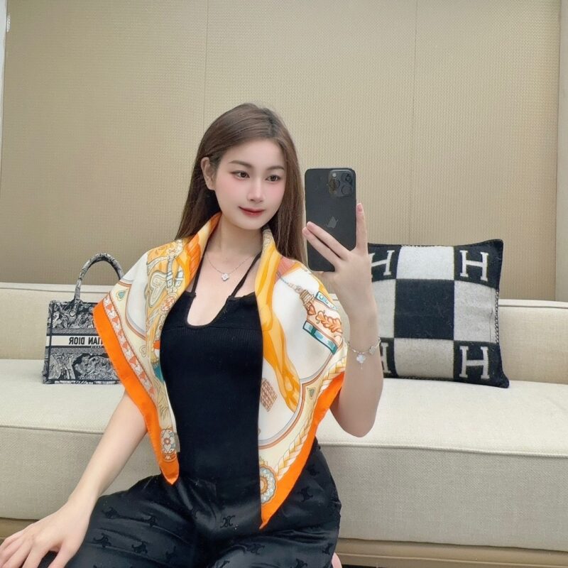 Hermès 2024 Sweet Saddle Scarf
