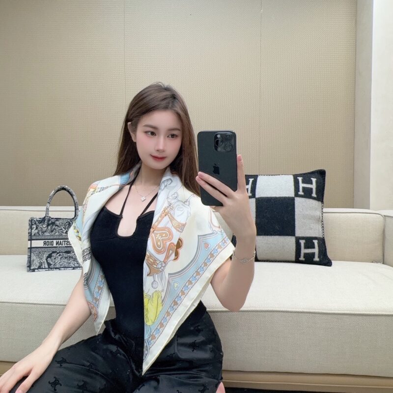 Hermès 2024 Sweet Saddle Scarf