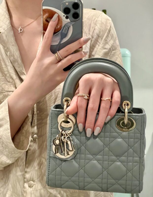 CD Lady 17 Sheep Rock Gray