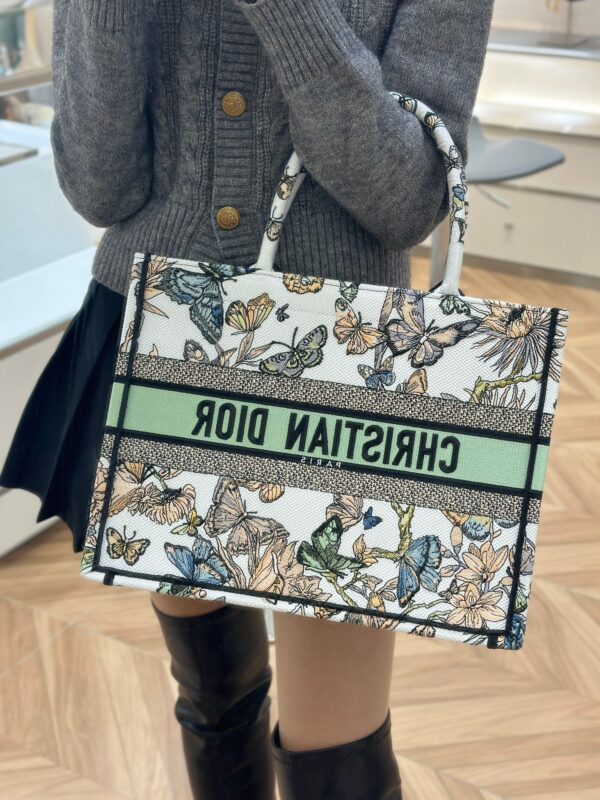 CD Tote 36 Green Butterfly