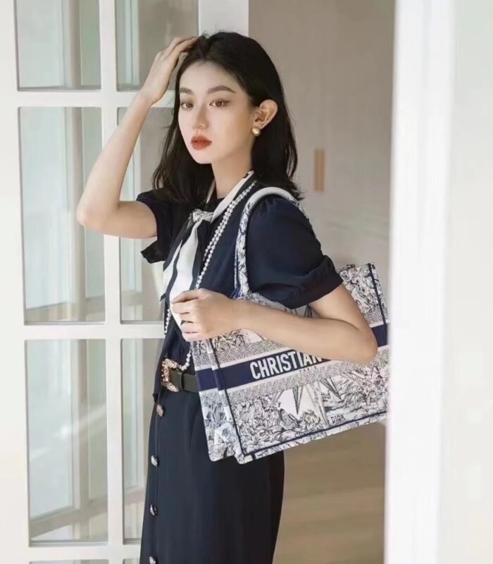 CD Tote 36 Mirror Blue