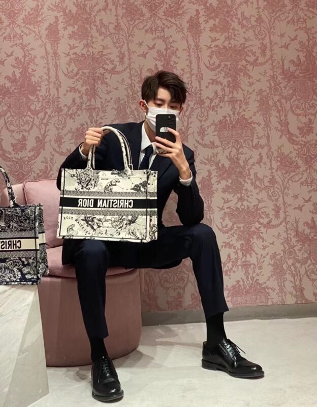 CD Tote 36 White Constellation