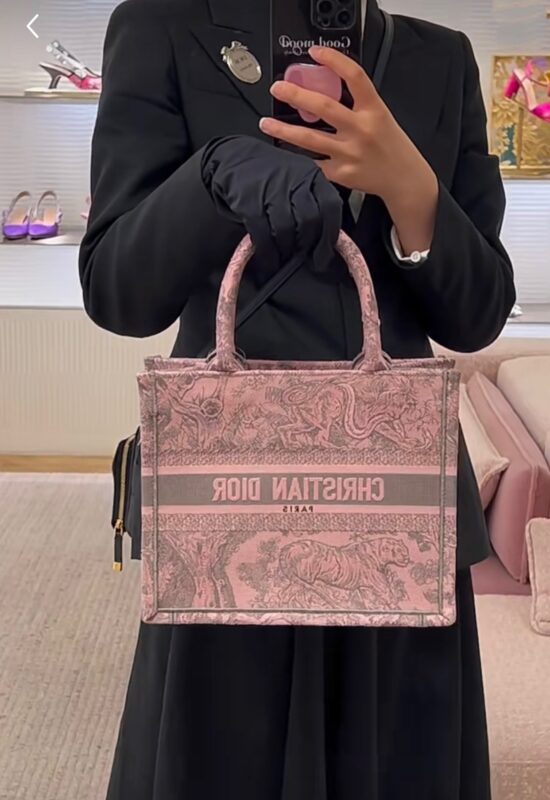 CD Tote 26 Grey Pink Tiger