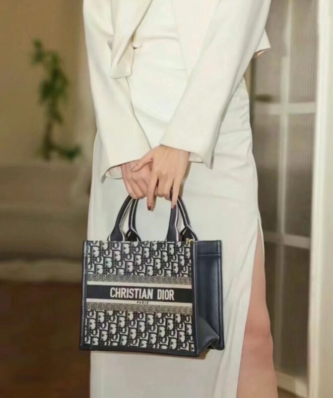 CD Tote 26 Presbyopia Blue