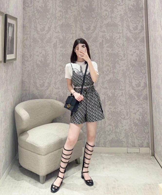 CD Montaigne Black Gold