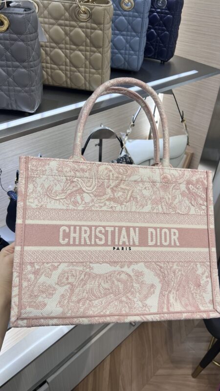 Dior Small Tote Live Photo