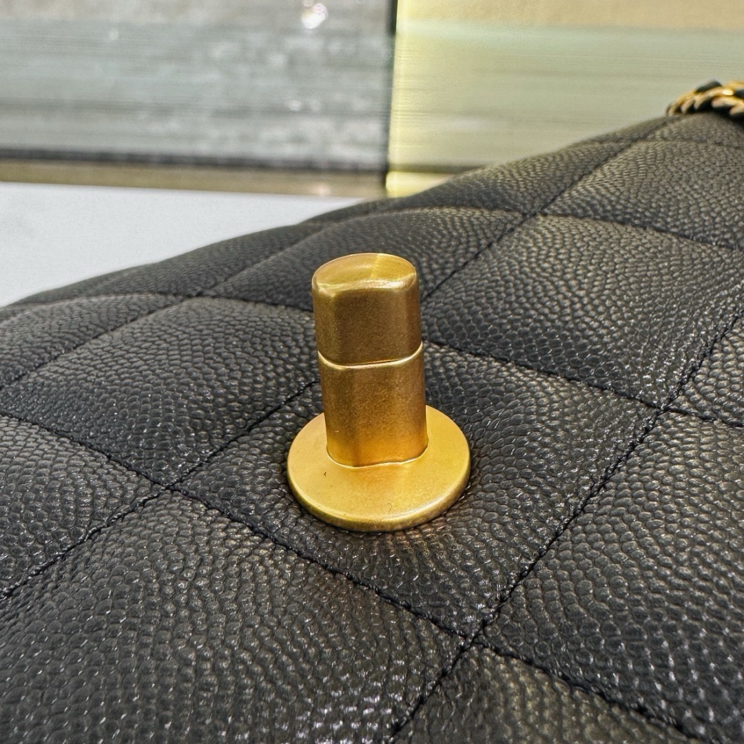 Chanel 23k Camellia Backpack - Image 7