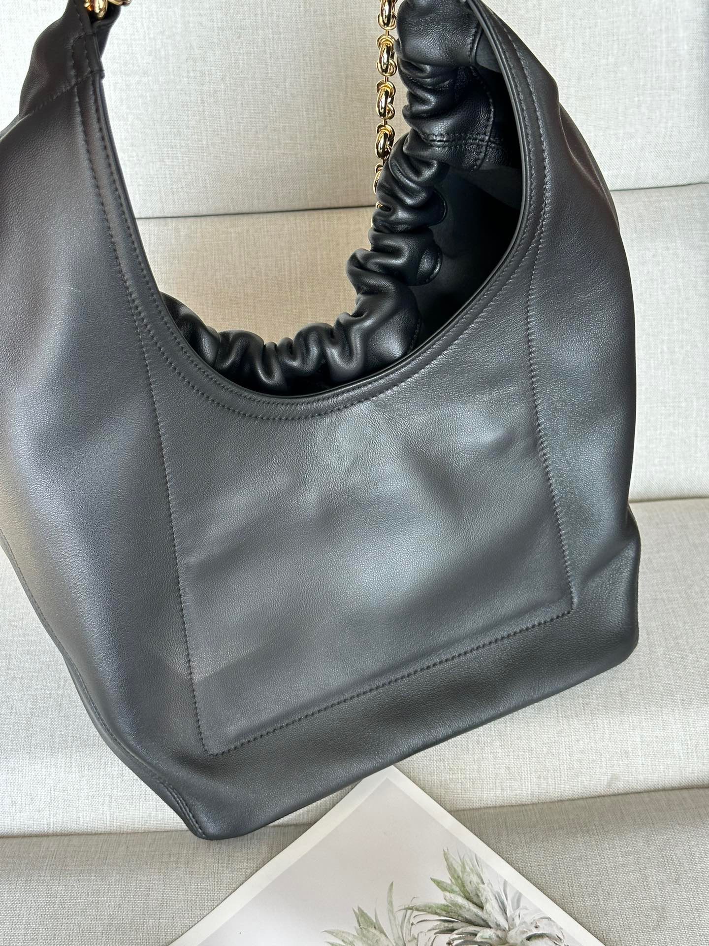 Loewe 2024 Bags - Image 8