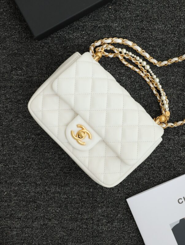 Chanel 24 Pearl Square