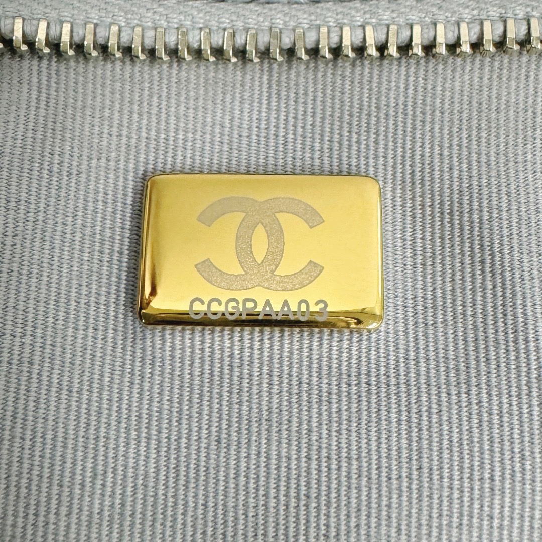 Chanel 24P Casual Style Bag - Image 12
