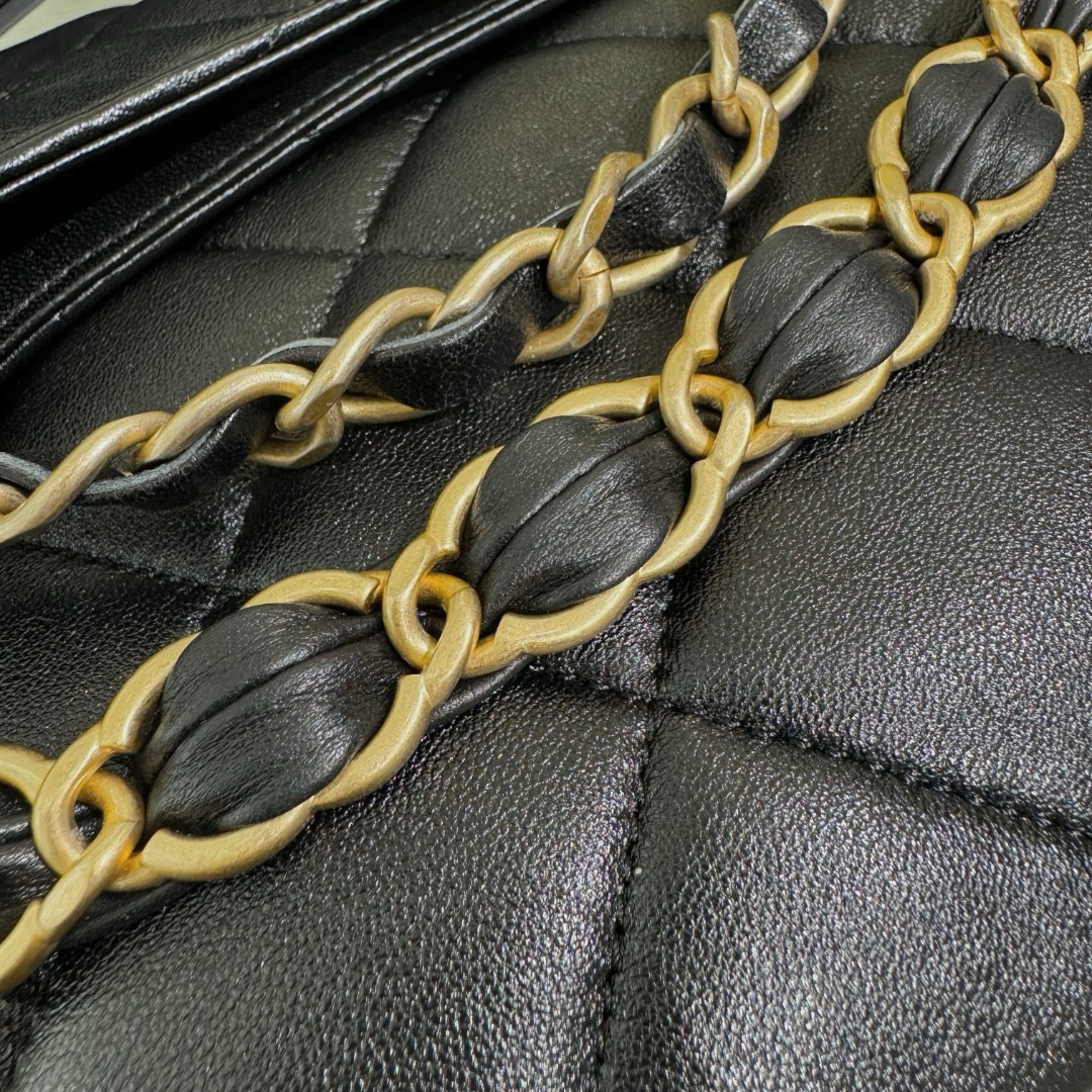 Chanel 24P Hobo Underarm Bag - Image 5