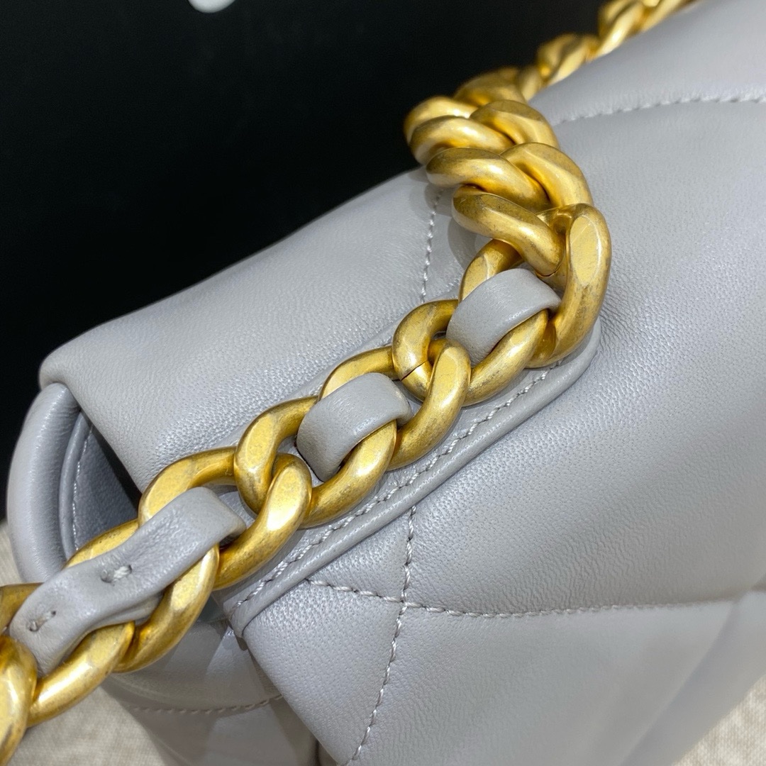 Chanel 19 Bag Light Grey 26cm - Image 6