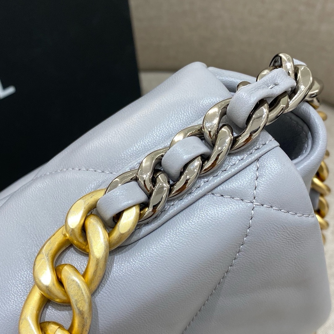 Chanel 19 Bag Light Grey 26cm - Image 7