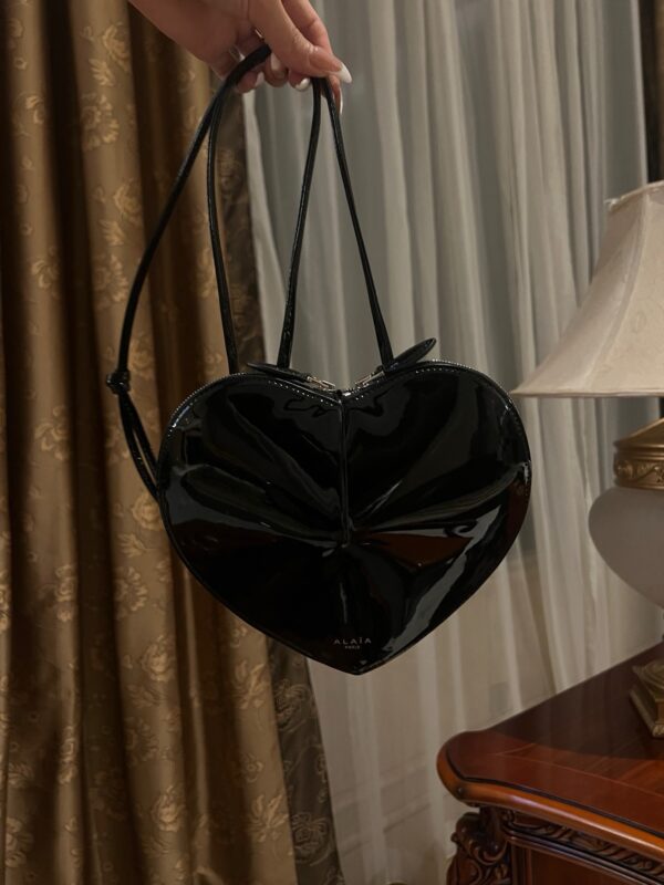 Alaïa Le Coeur Shiny Leather Shoulder Bag