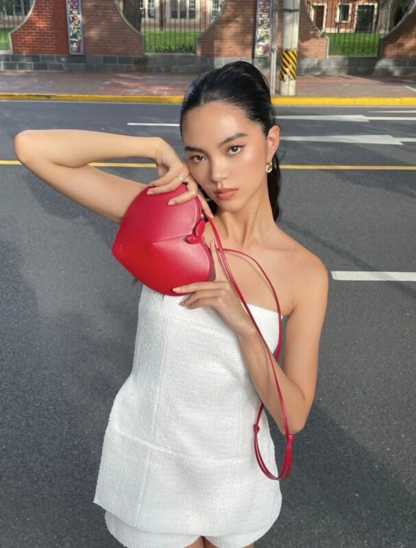 Alaïa Le Coeur Leather Shoulder Bag